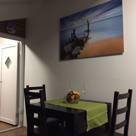 Lukadora Apartment Pula Luaran gambar
