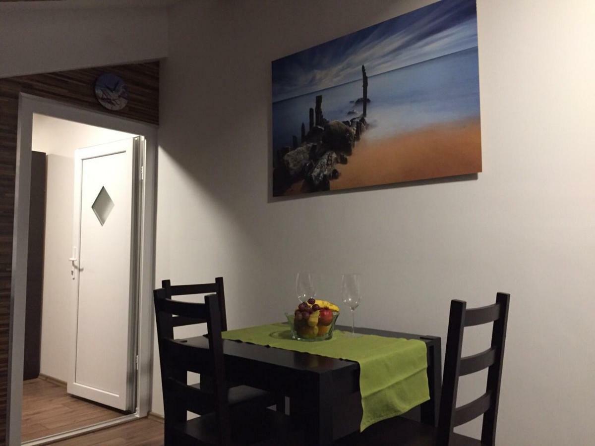 Lukadora Apartment Pula Luaran gambar