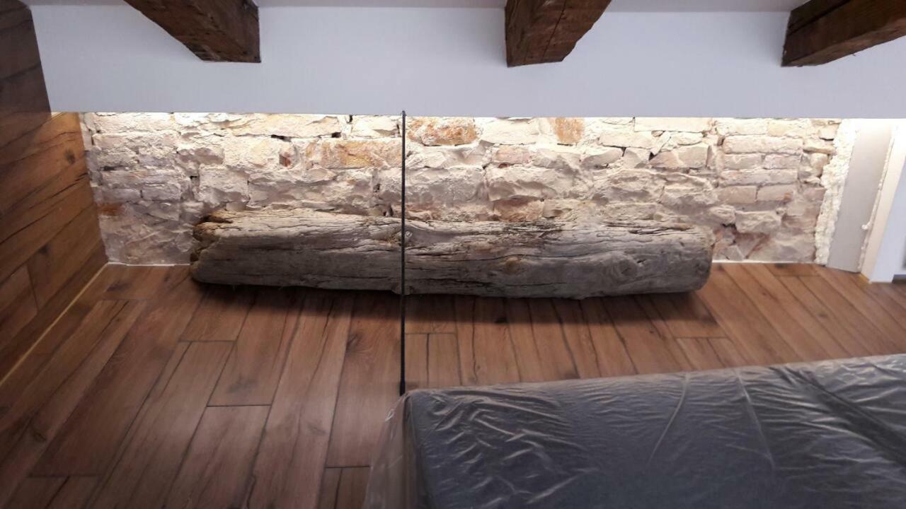 Lukadora Apartment Pula Luaran gambar