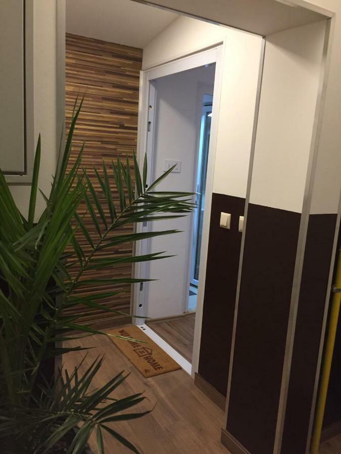 Lukadora Apartment Pula Luaran gambar