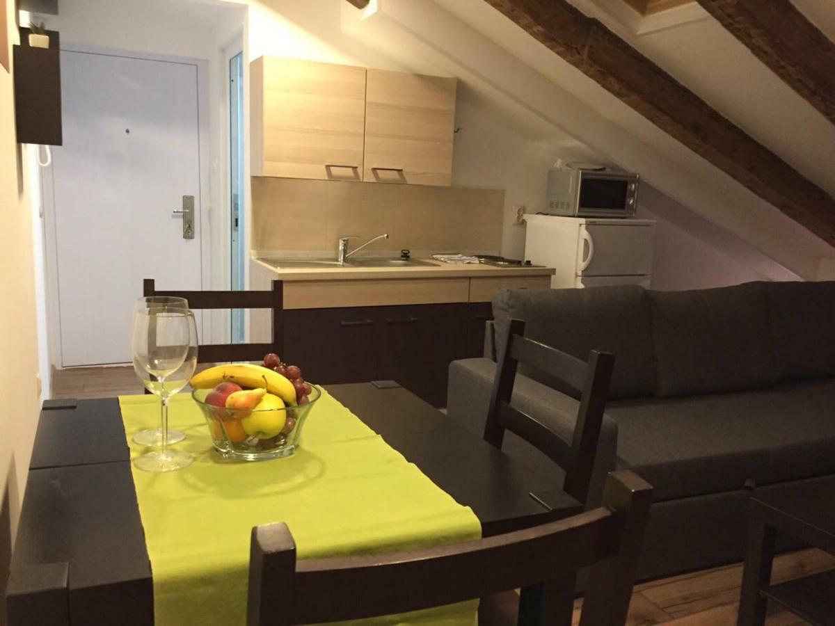 Lukadora Apartment Pula Luaran gambar