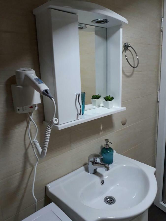 Lukadora Apartment Pula Luaran gambar