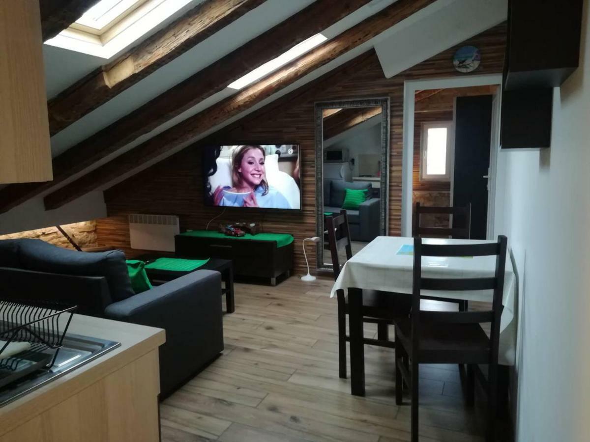 Lukadora Apartment Pula Luaran gambar