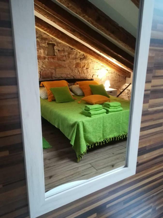 Lukadora Apartment Pula Luaran gambar