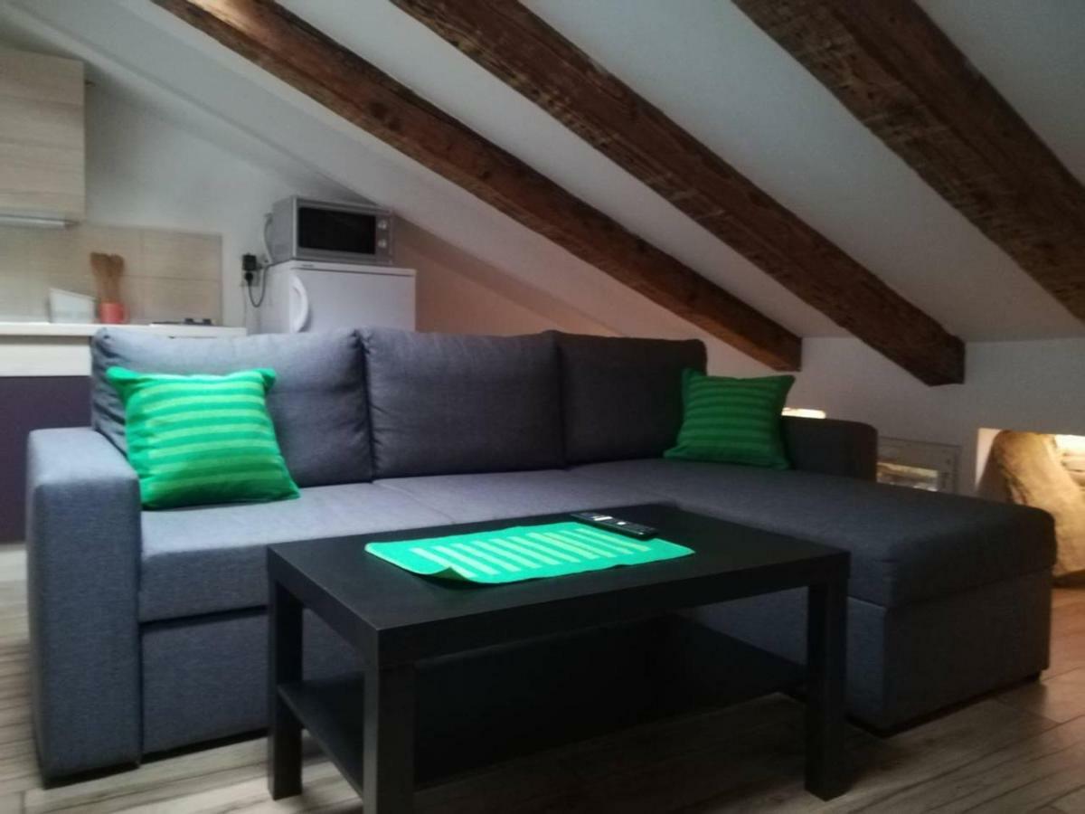 Lukadora Apartment Pula Luaran gambar