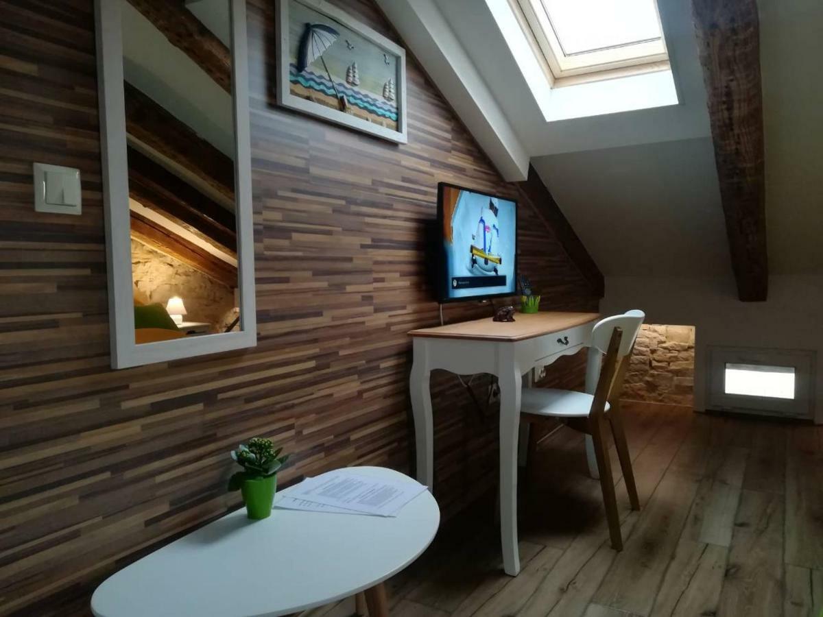 Lukadora Apartment Pula Luaran gambar
