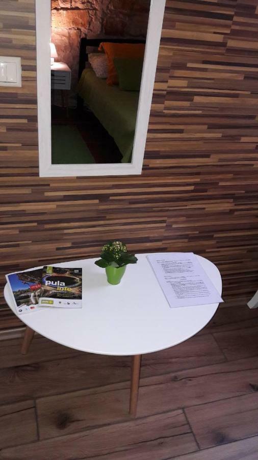 Lukadora Apartment Pula Luaran gambar