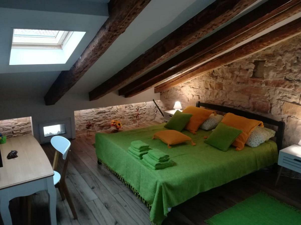 Lukadora Apartment Pula Luaran gambar