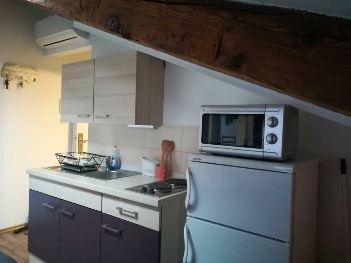 Lukadora Apartment Pula Luaran gambar