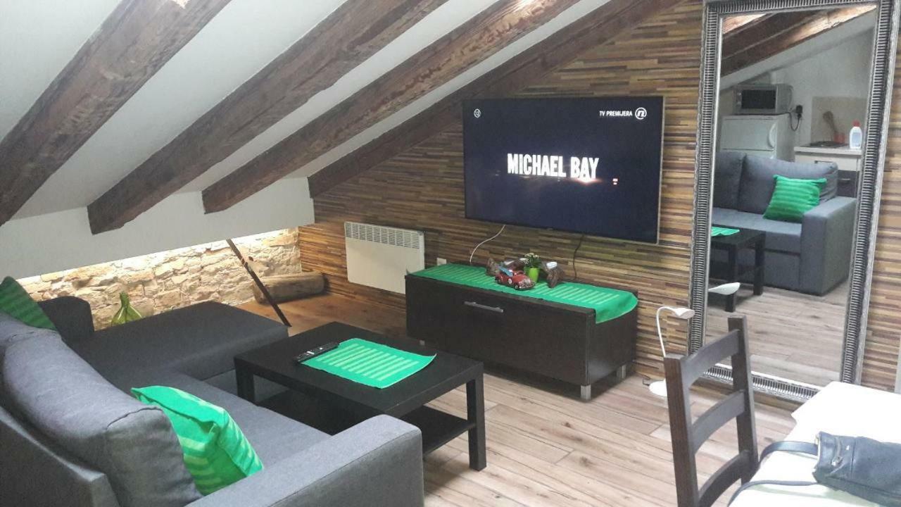 Lukadora Apartment Pula Luaran gambar