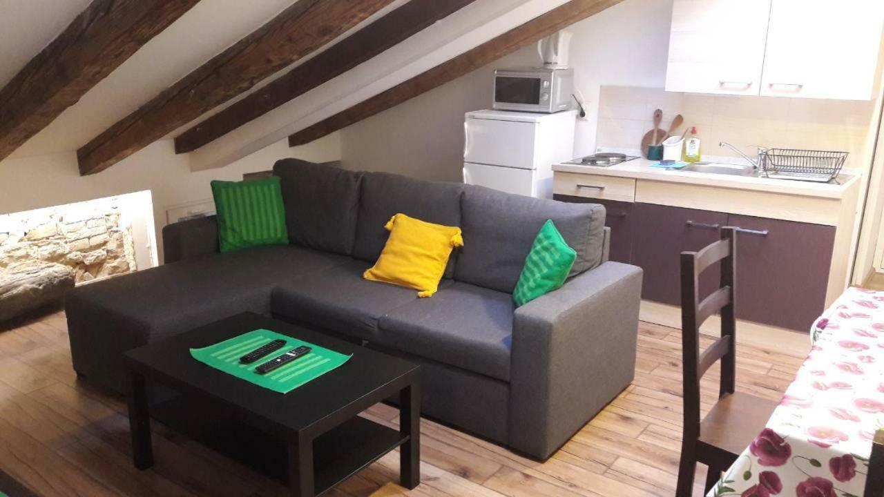 Lukadora Apartment Pula Luaran gambar