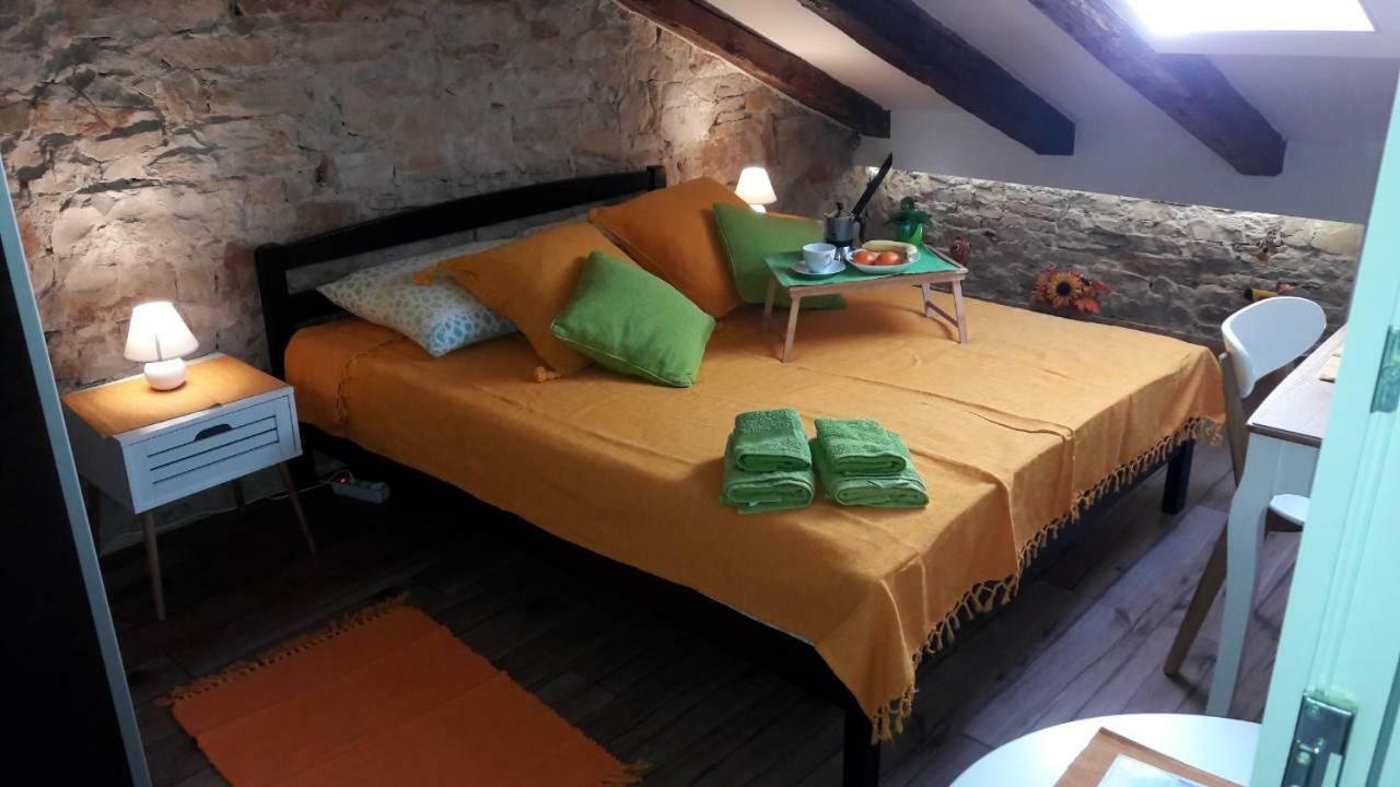 Lukadora Apartment Pula Luaran gambar